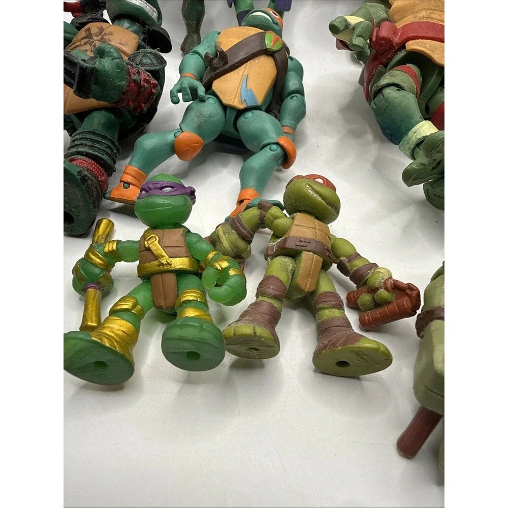 LOT‎ 19 TEENAGE MUTANT NINJA TURTLES ACTION FIGURES